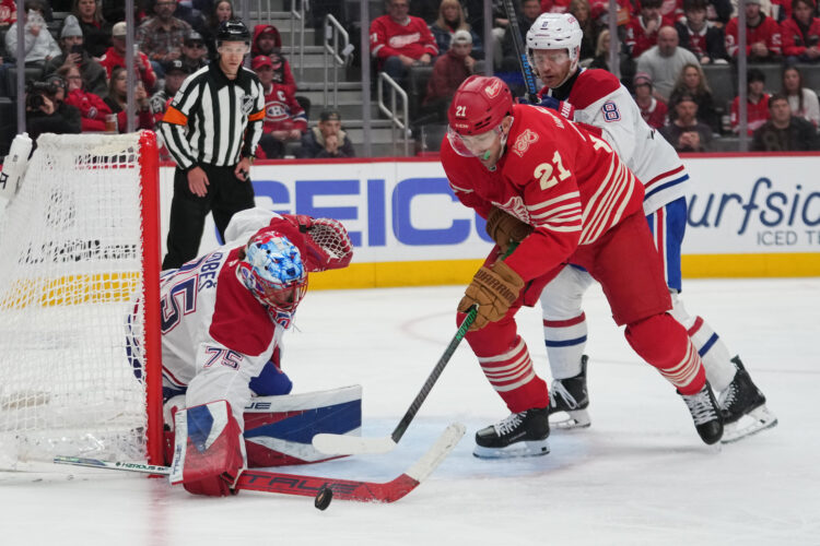 DeBrincat scores go-ahead goal and has two assists in Red Wings' 3-1 victory over Canadiens
